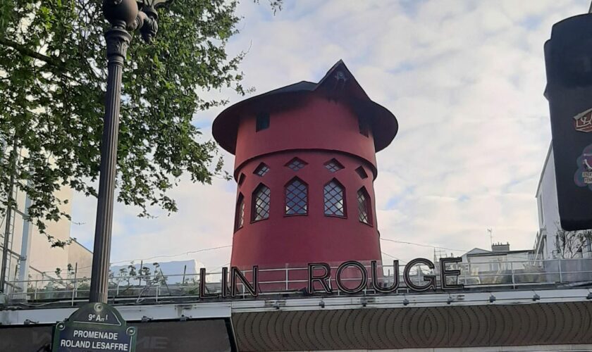 Paris : Les ailes du mythique Moulin Rouge se sont effondrées